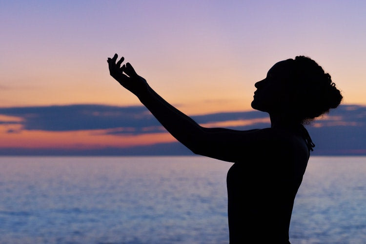 7 Pose Yoga yang Super Efektif untuk Memperindah Payudara